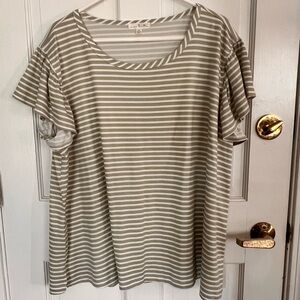 Nine Britton Flutter Sleeve Knit Tee. Size 2XL